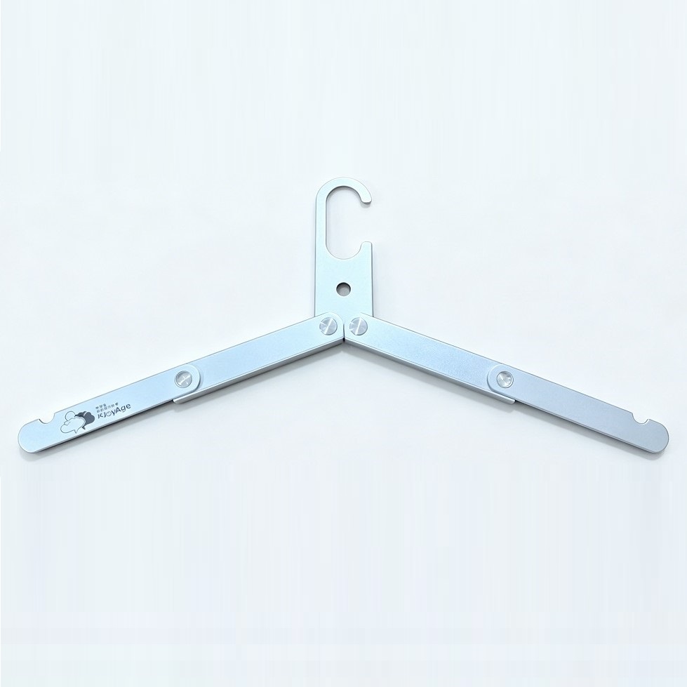Foldable clothes hanger