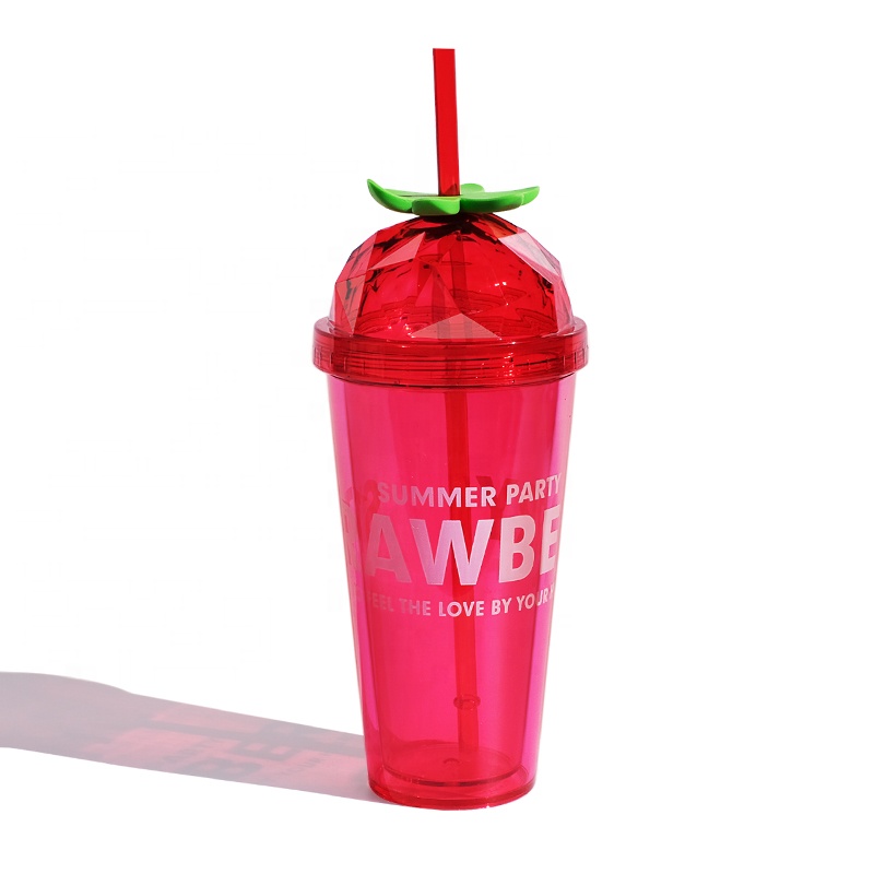 Clear Plastic Cup With Straw and Lid