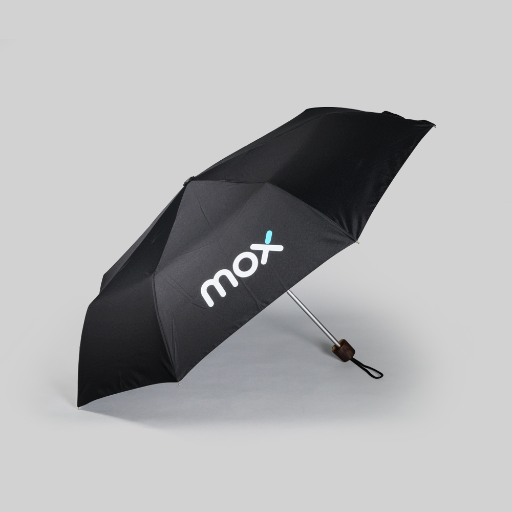 Mox Bank 極簡摺疊傘：金融科技品牌互動資產
