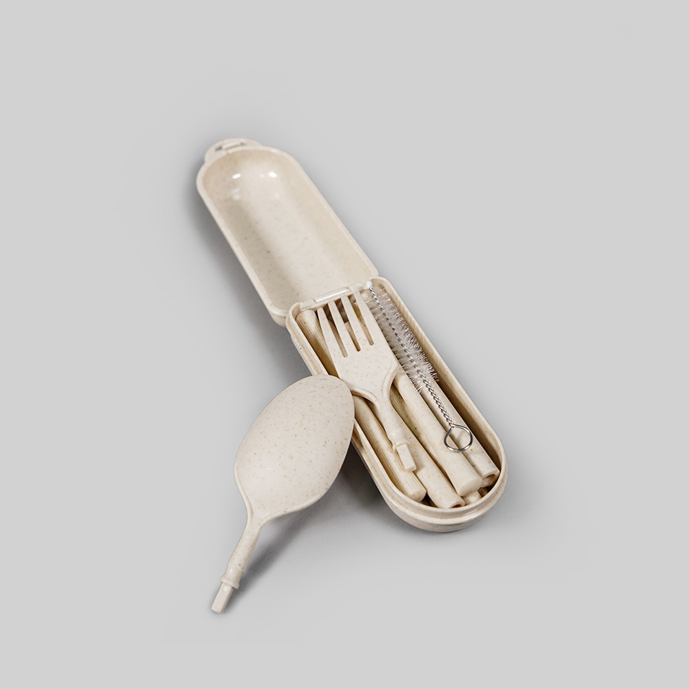 Portable wheat straw cutlery set with case