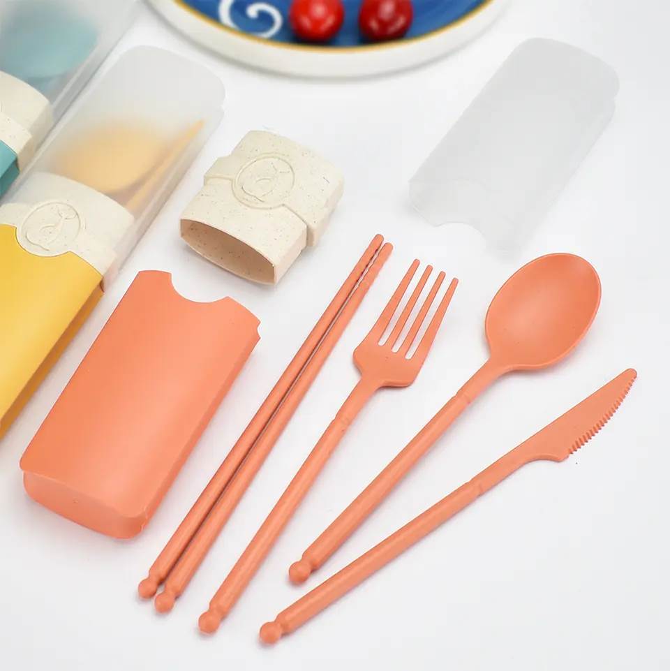 Wheat Straw Cutlery Set with Semi-Transparent Case