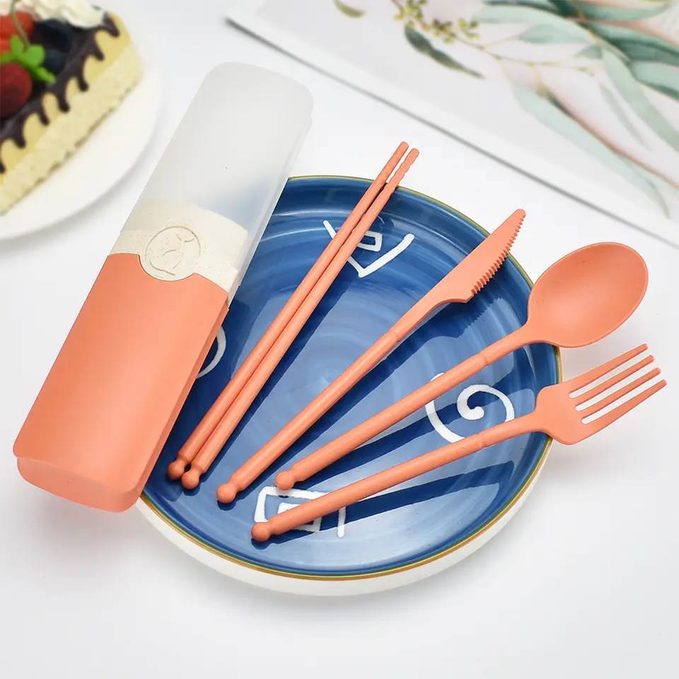 Wheat Straw Cutlery Set with Semi-Transparent Case