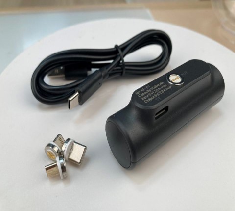 迷你膠囊移動電源 3000mah 電池充電器便攜式無線磁力移動電源