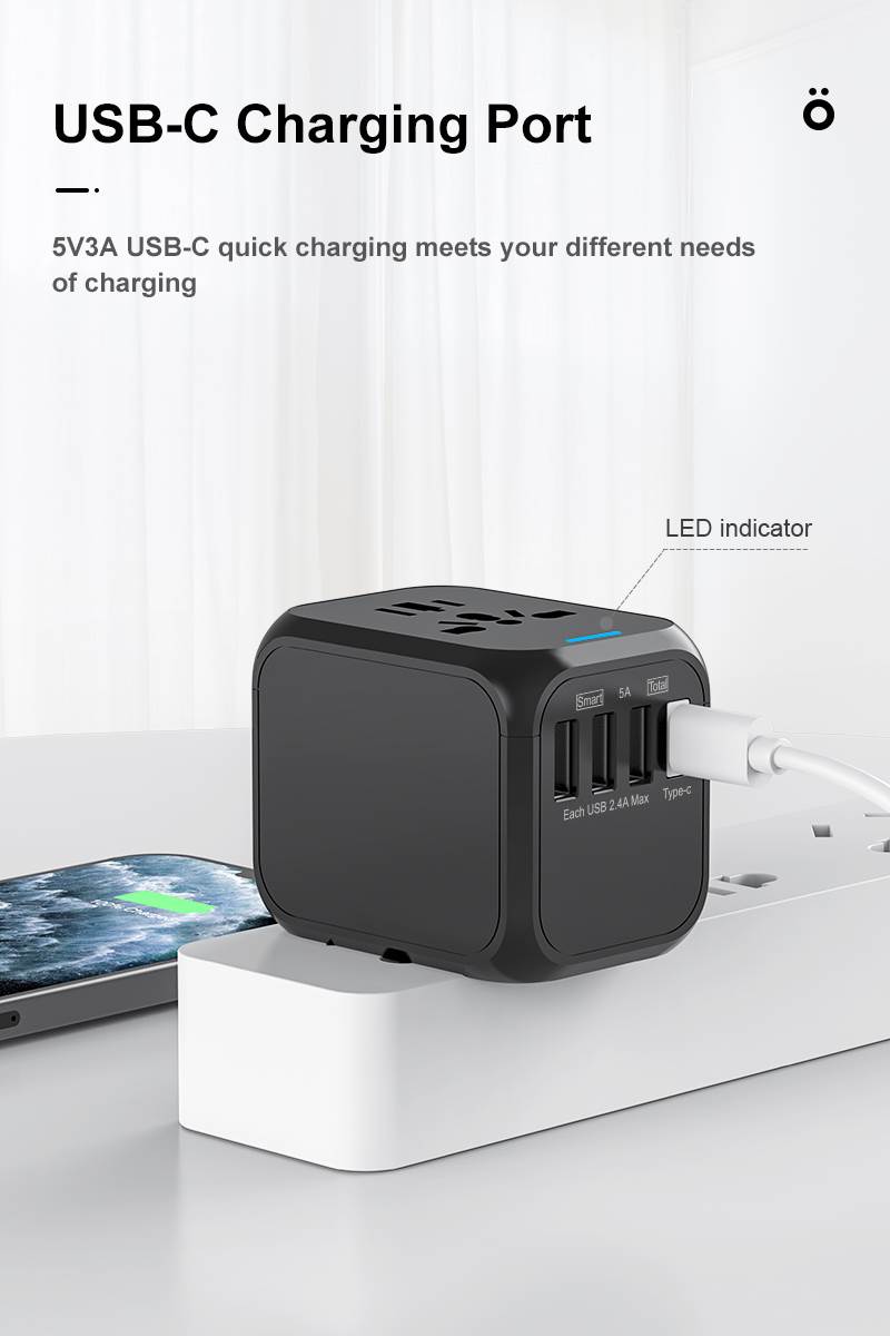 通用旅行轉換插頭 ( 3 x USB + 1 Type C port )